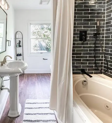 Mount Washington - 5 Minutes To Downtown - Free Parking Holiday home